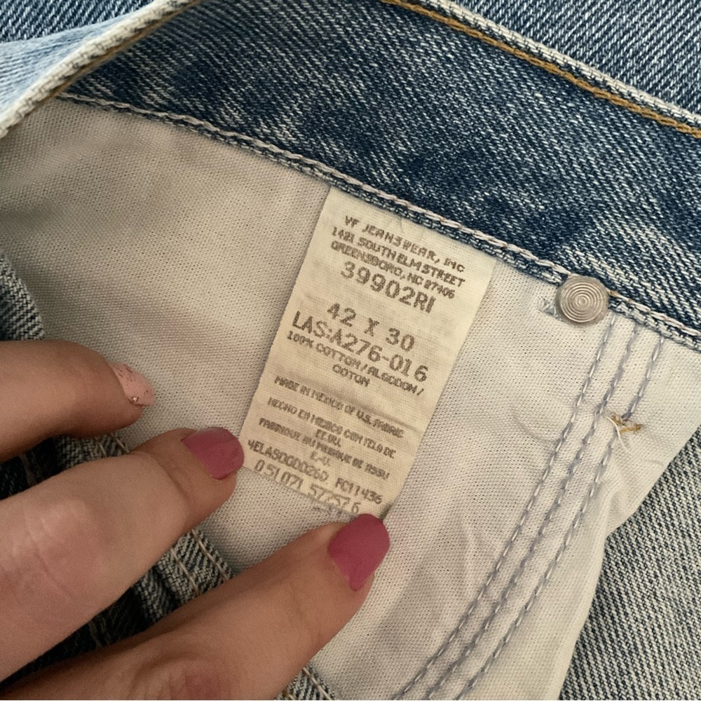 Wrangler Rugged Wear Light Wash Blue Jeans Men’s 42 x 30 Relaxed Fit Denim - Picture 4 of 6